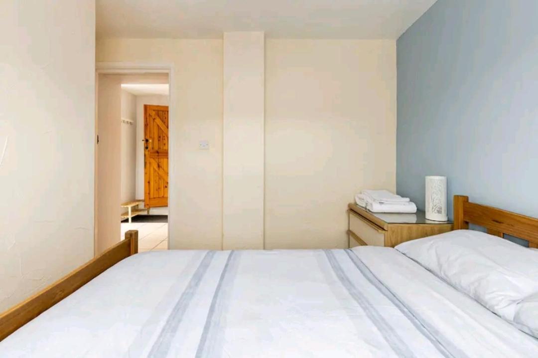 Апартаменты The Hideaway, Family Close To The Beach.